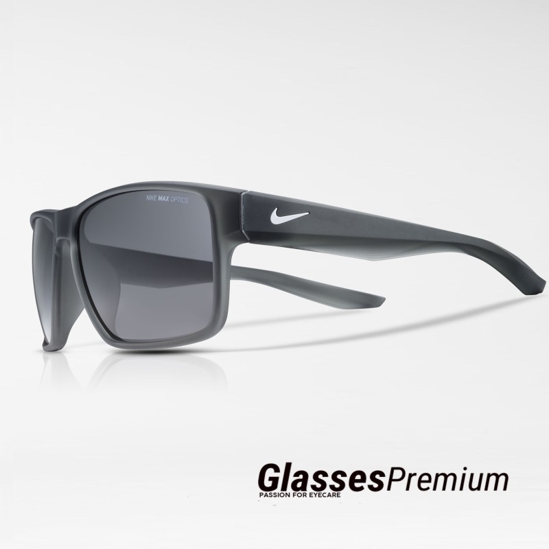Gafas de sol con un marco superior inclinado y lineal y una forma cuadrada que aporta resistencia al marco al tiempo que  añaden un toque moderno.